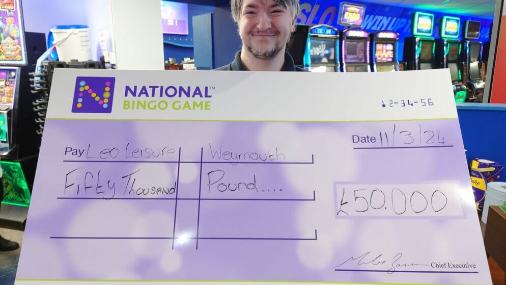 Leo Leisure Weymouth Celebrates Jackpot Win